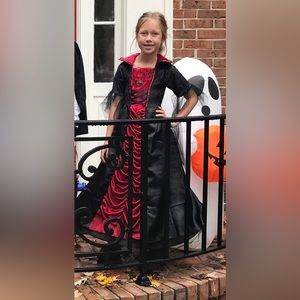 Victorian Vampiress costume from Spirit Halloween